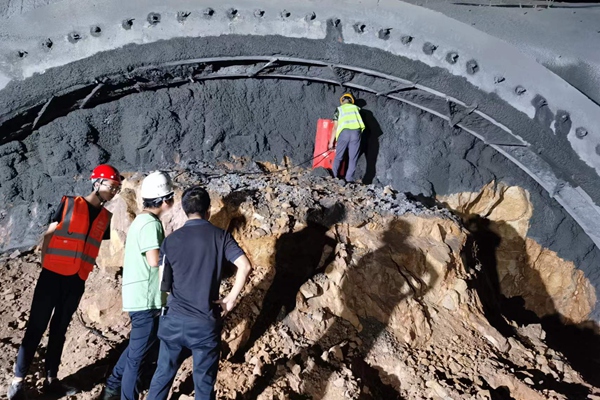 隧道路面雷達(dá)掃描